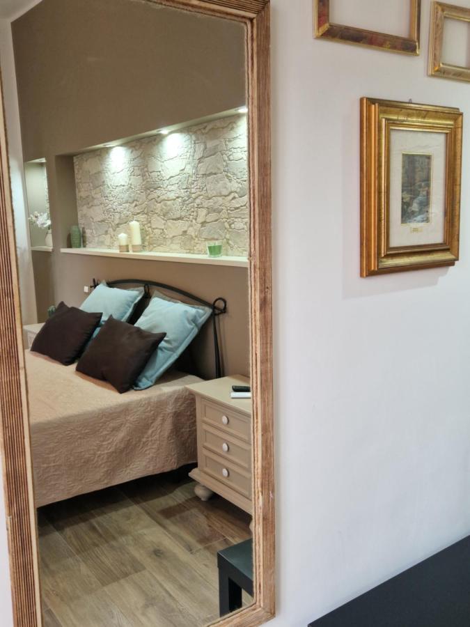 Citrus Giallo Apartment