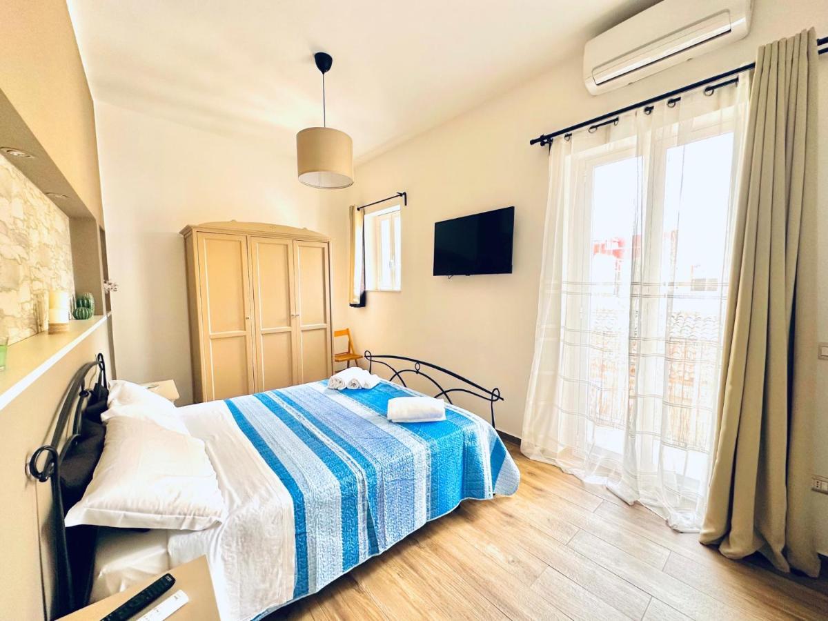 Citrus Giallo Apartment